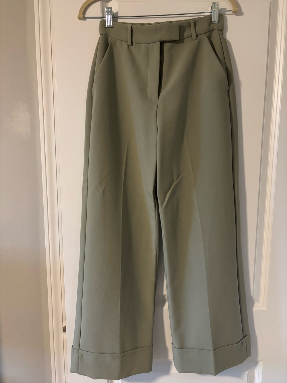 Tailored Wide-Leg Pants in Sage Green